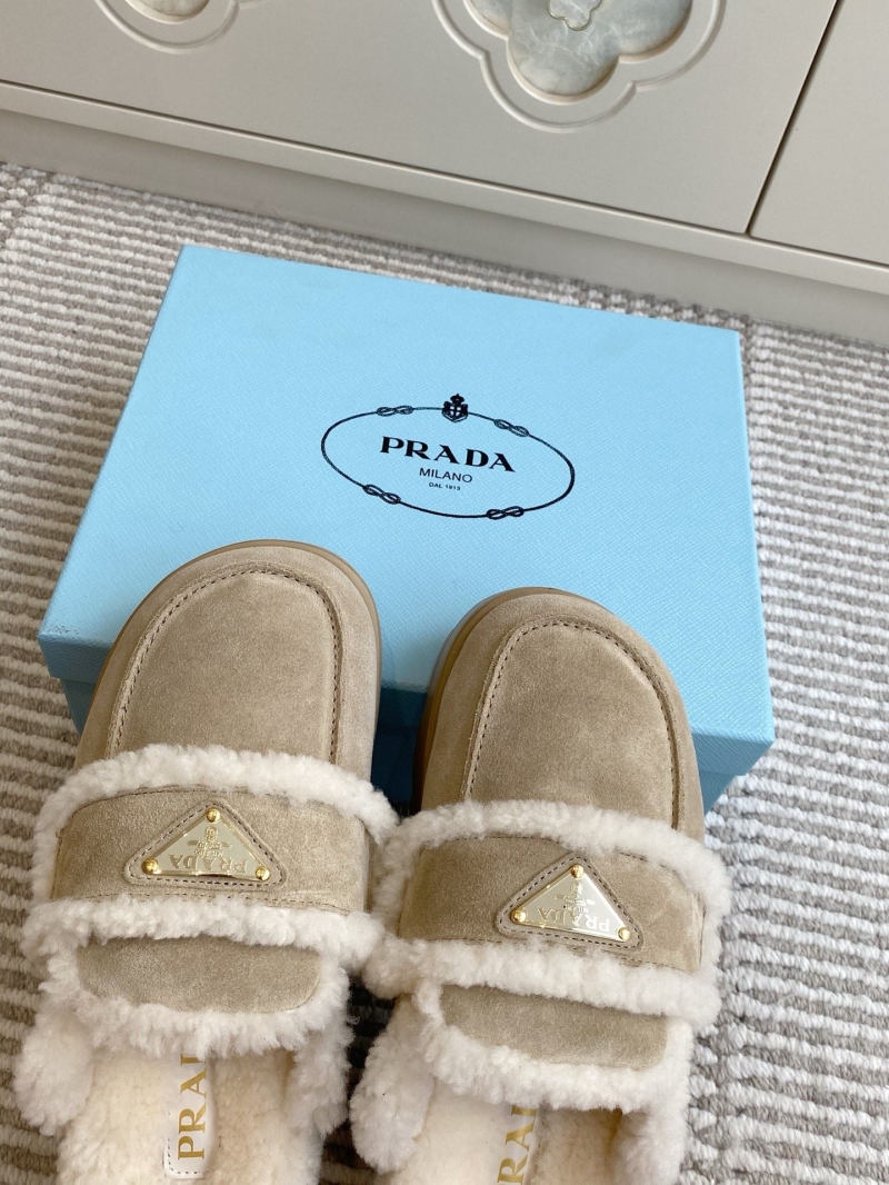 Pra*a slippers